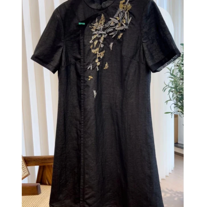 手工制作香云纱100%桑蚕丝刺绣小兰花旗袍（240737）