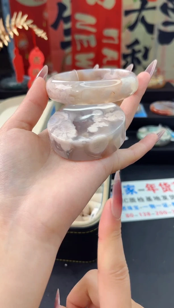 【闪购商品】石英质玉手镯未镶嵌赠送镯心（59圈口）无证书