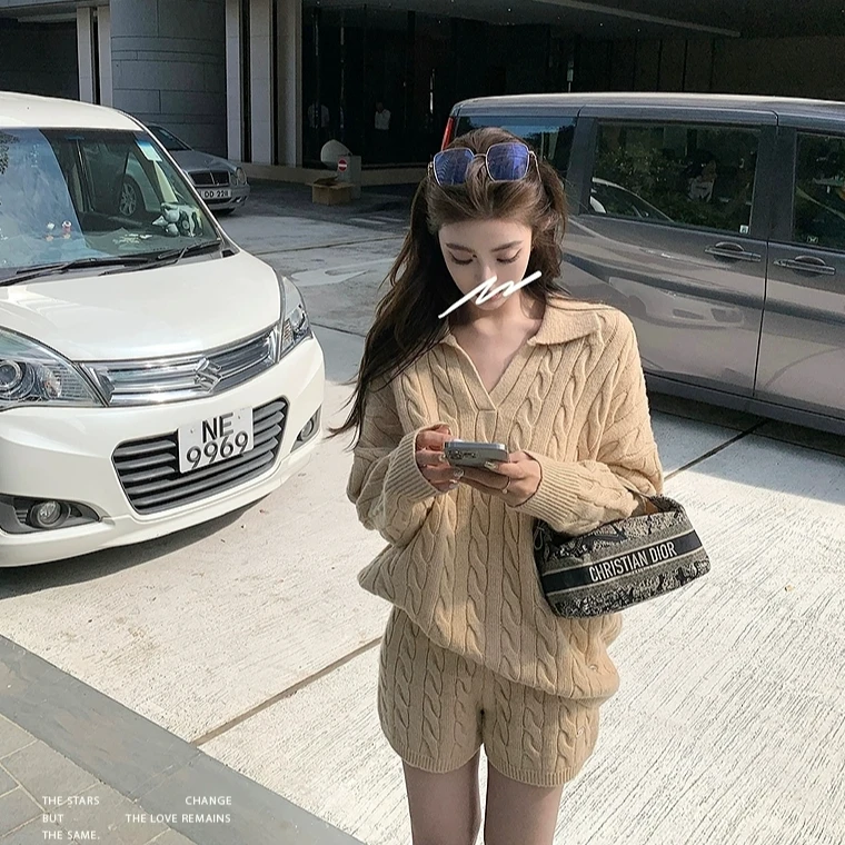翻领慵懒风毛衣套装女秋冬新款百搭针织短裤两件套外穿洋气