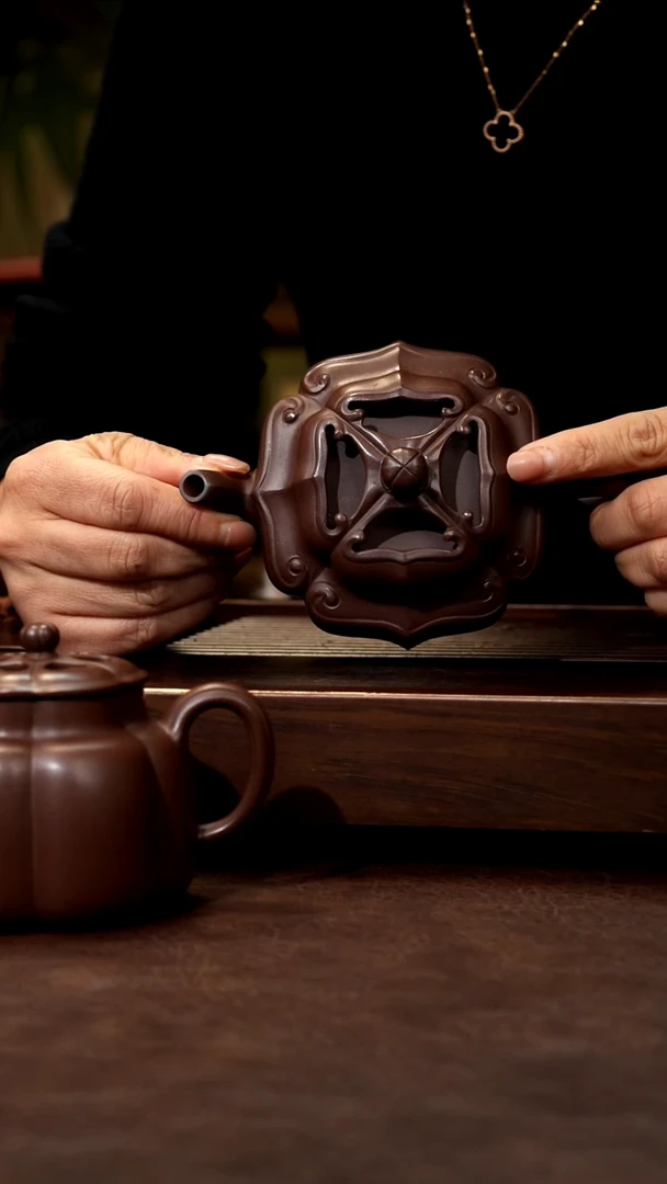 茶壶紫砂紫泥筋纹如意四方230cc左右