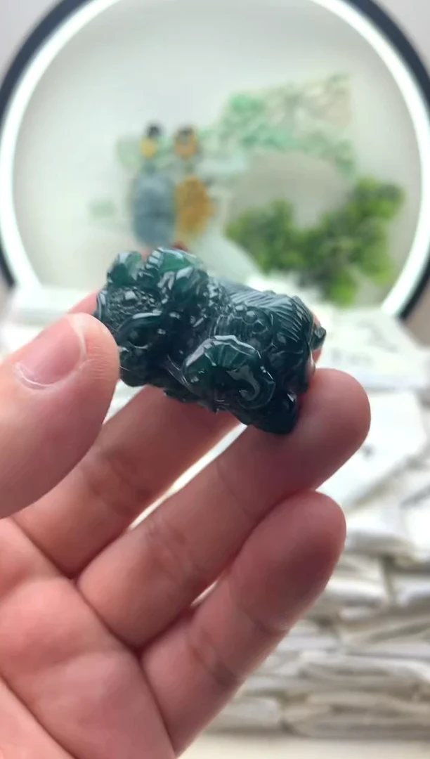 颈饰未镶嵌翡翠霸王貔貅