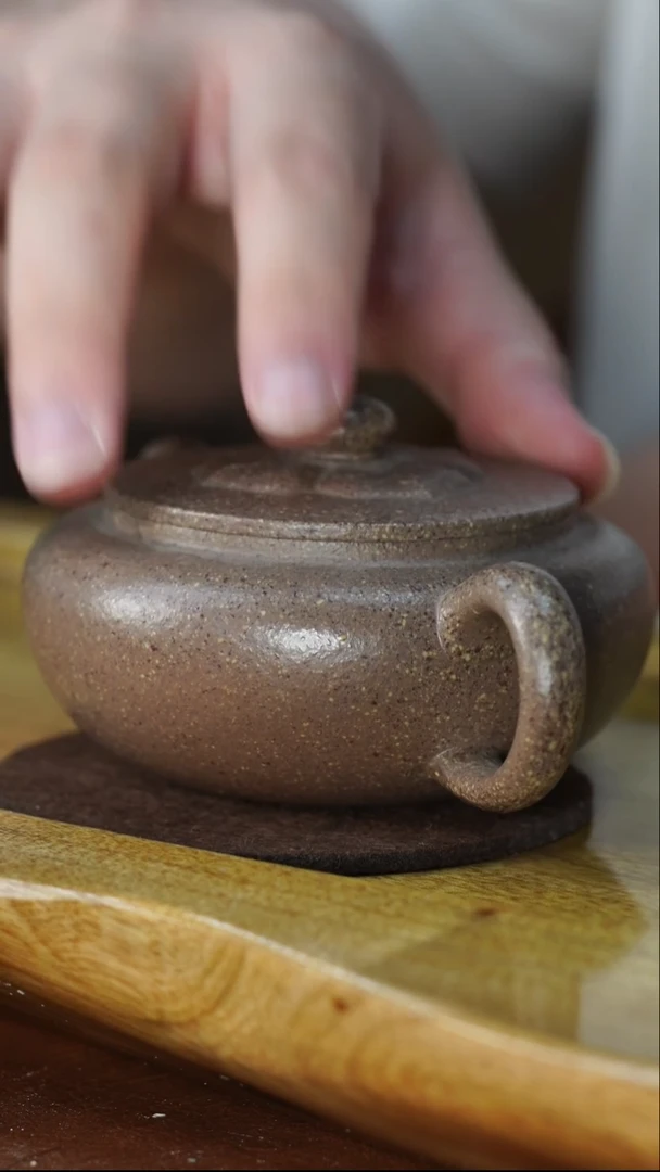 工堂直营精工半手紫砂壶