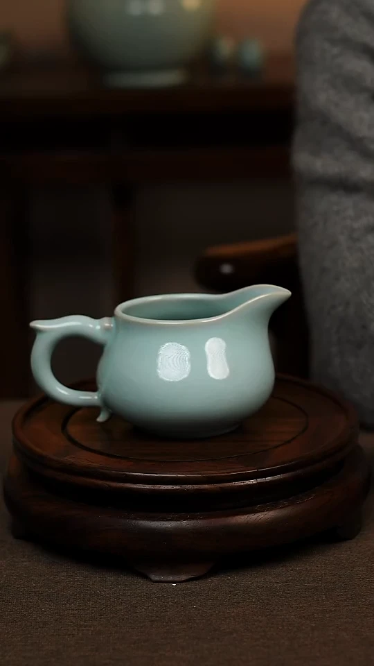 瓷片天青色龙把公道230ml微瑕不带礼盒