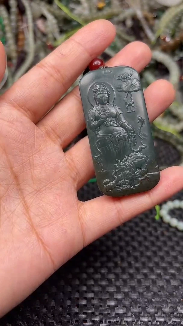 颈饰未镶嵌和田玉1
