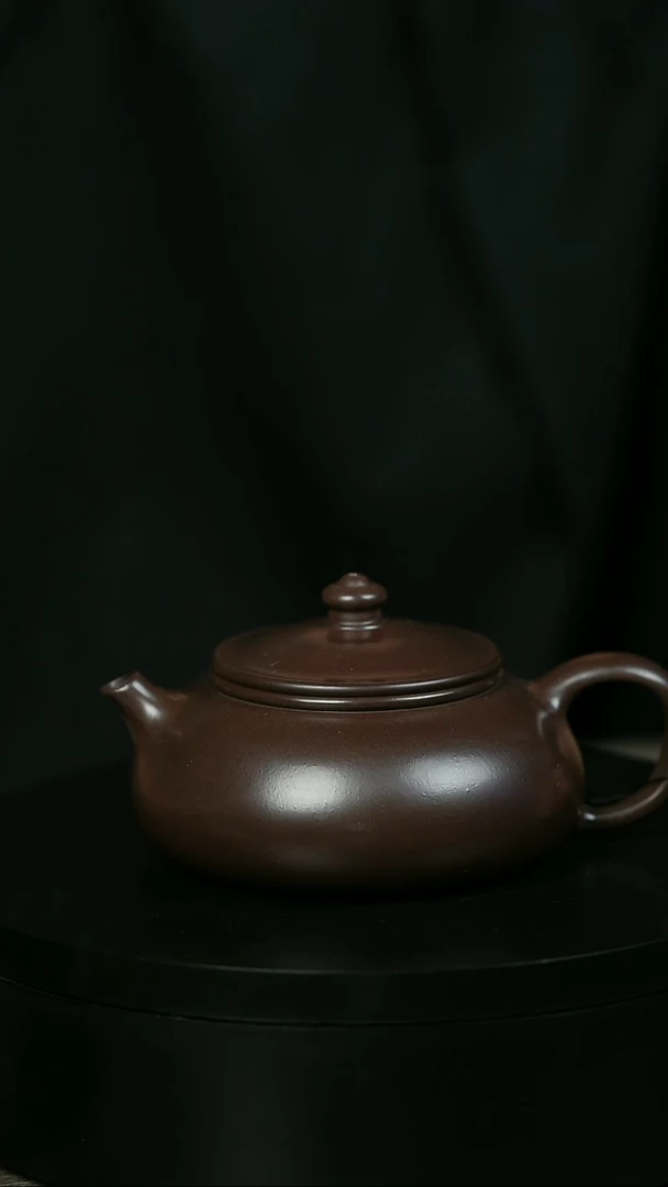 茶壶紫砂7*H1929陈春芬黑墩头寒江
