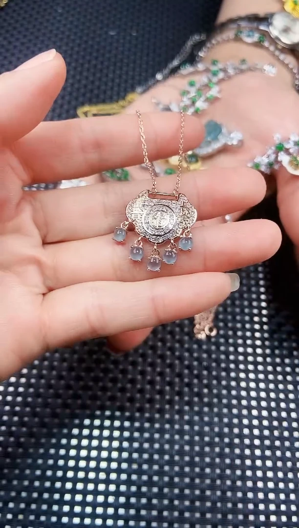 【闪购商品】翡翠颈饰未镶嵌111111111