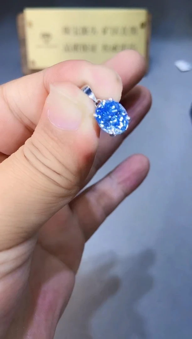 银S925镶嵌颈饰海蓝宝石.....