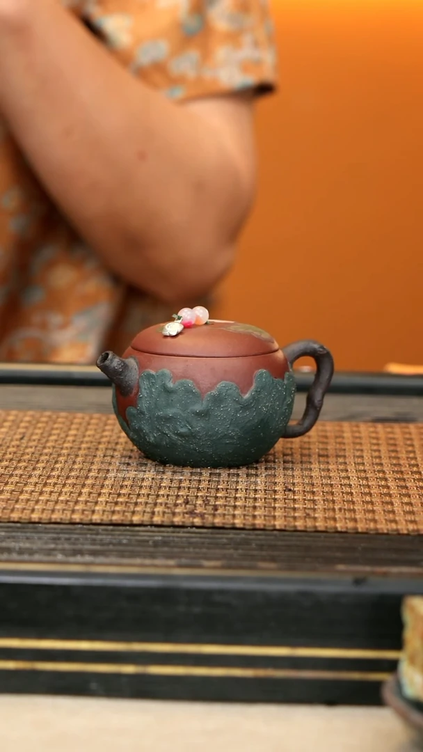 紫砂壶宜兴紫砂ZCY42《鱼戏莲叶间》紫泥