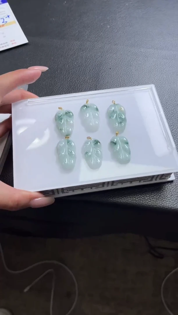 【闪购商品】翡翠颈饰18K金镶嵌Z83多样性发一件/配绳子