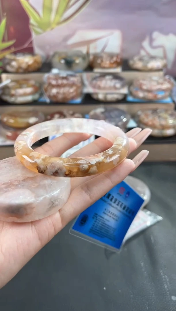 石英质玉手镯未镶嵌58