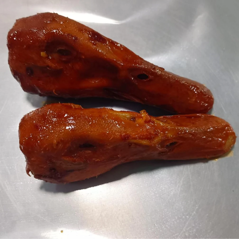 雯娜鼎匠麻辣鸭头家庭装780g