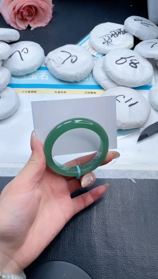 【闪购商品】石英质玉手镯未镶嵌7V27-54