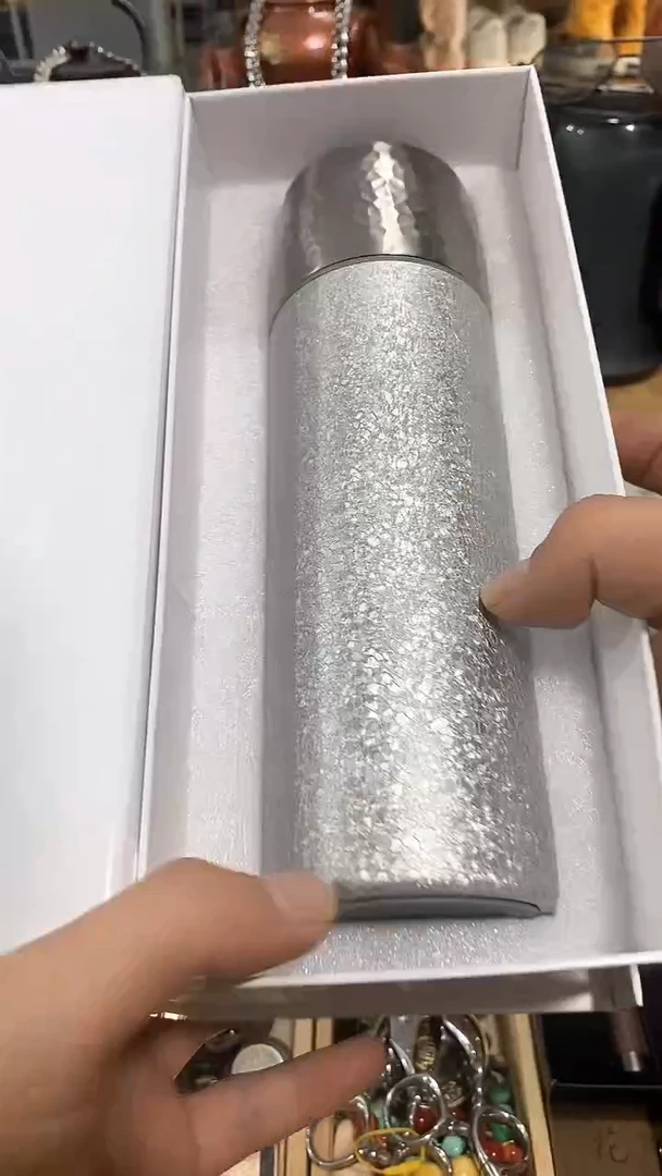 瓷片闪购商品  如图所示