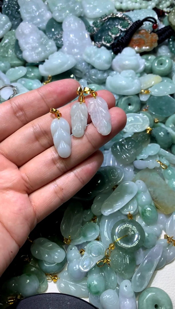 颈饰未镶嵌翡翠3件