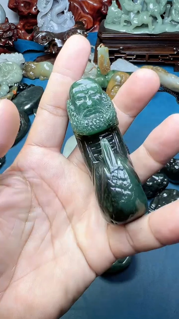 未镶嵌和田玉把件-