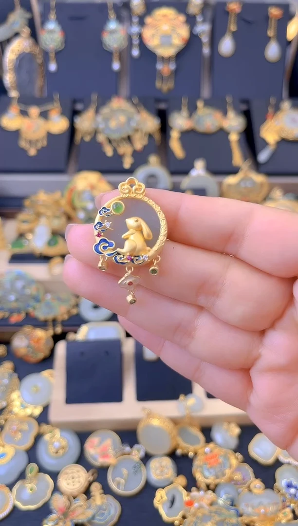 【闪购商品】和田玉吊坠银S925镀金镶嵌兔子望月流苏吊坠