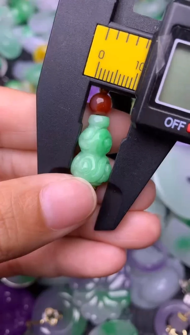 颈饰未镶嵌翡翠缅甸翡翠吊坠