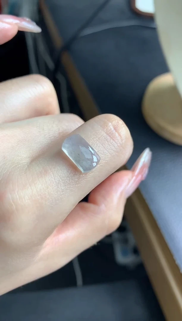 定制翡翠未镶嵌马鞍