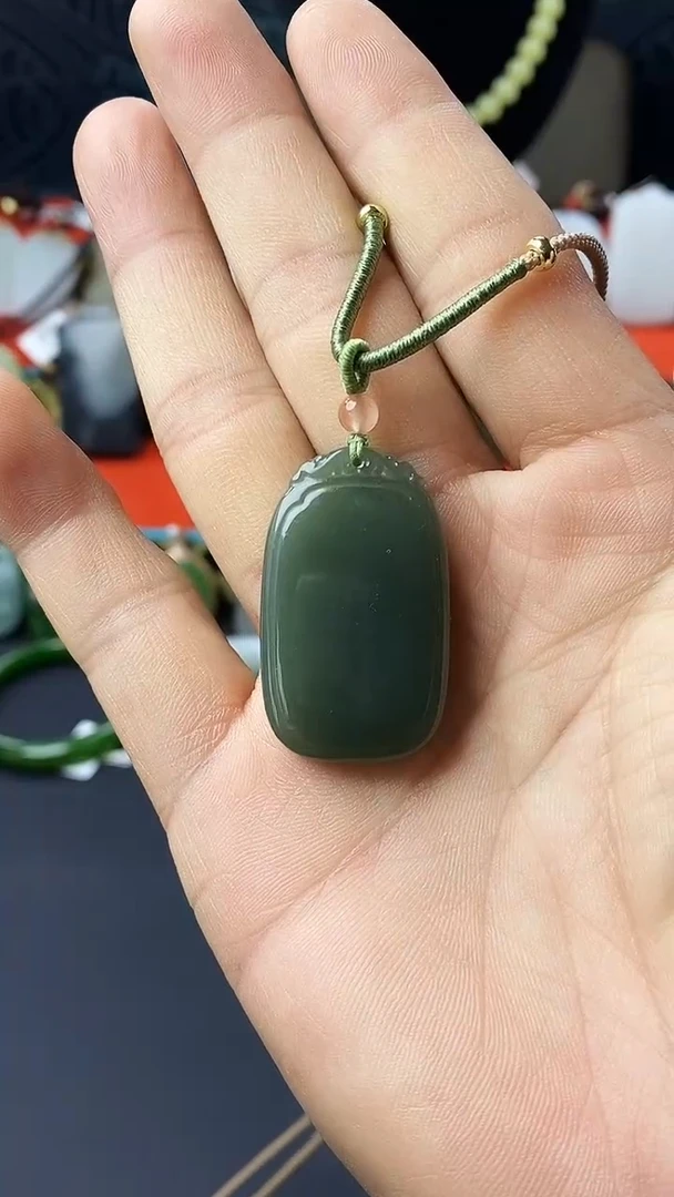 和田玉未镶嵌颈饰1