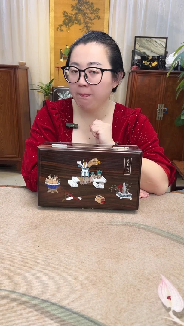 红酸枝木类成套家具大红酸枝 嵌螺钿博古通今线条盒30*18*11