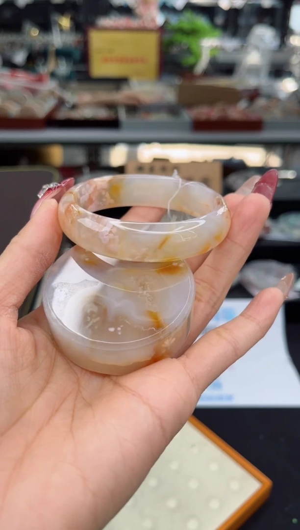 【闪购商品】石英质玉手镯未镶嵌55圈口（赠品镯心）35572158