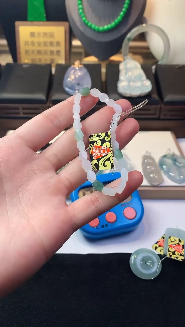未镶嵌定制翡翠撞****皮毛货不退不换多样性发一