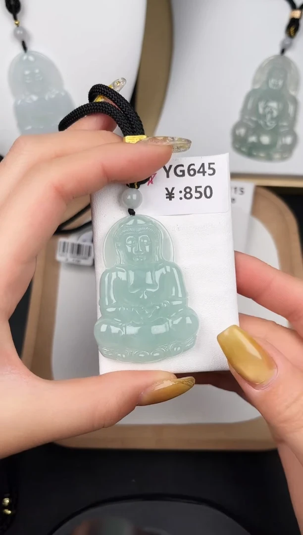 颈饰未镶嵌翡翠YG645果绿冰观音
