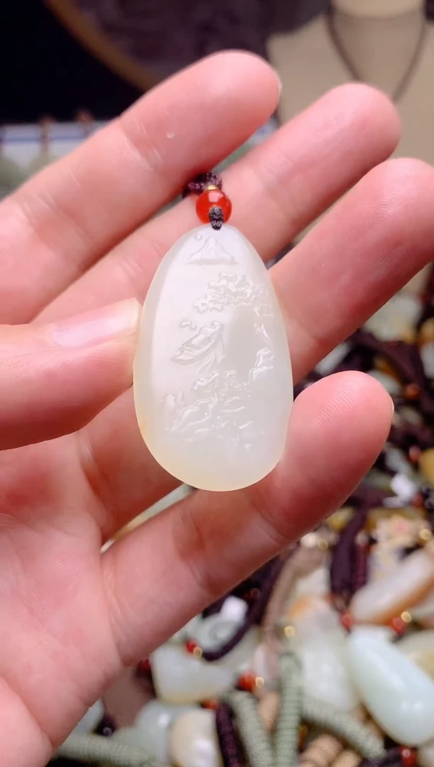 和田玉未镶嵌颈饰1