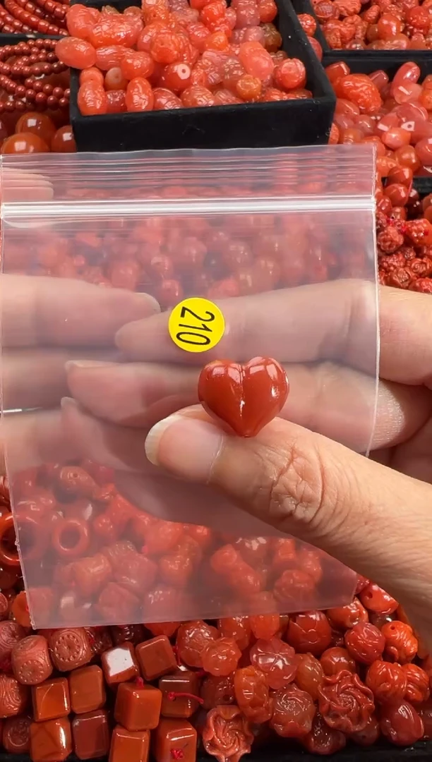 南红玛瑙未镶嵌颈饰1