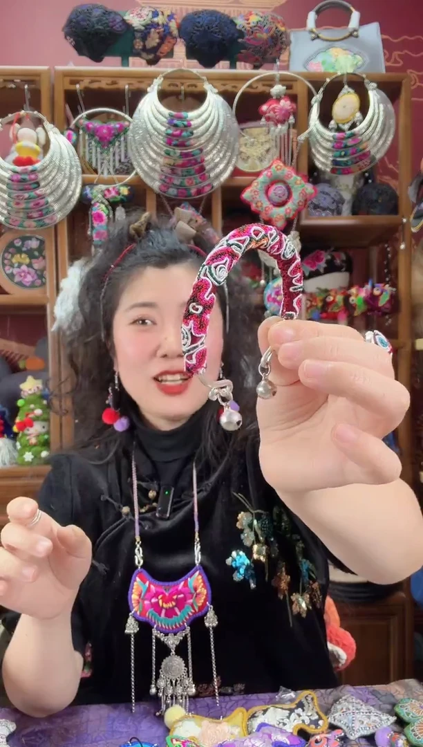 刺绣手镯58甜甜家