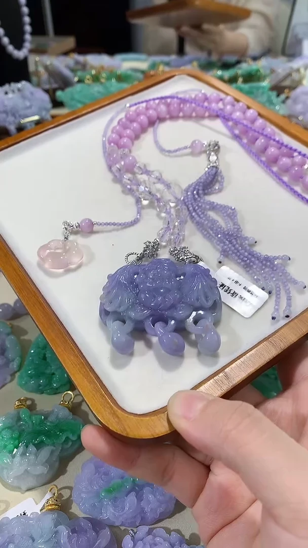 颈饰未镶嵌翡翠吊坠