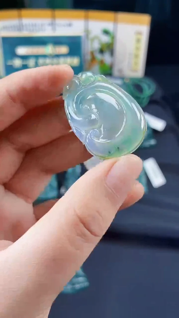 翡翠未镶嵌颈饰OJX25080123