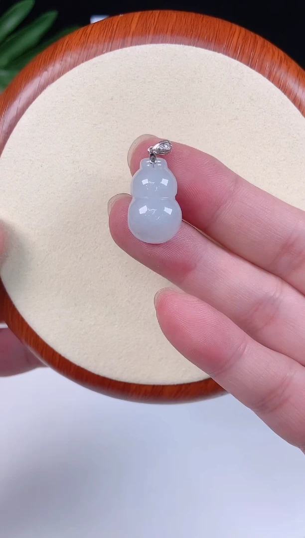 颈饰未镶嵌翡翠天然A货翡翠挂件