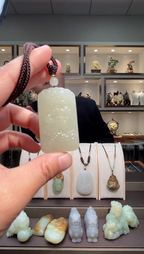 颈饰未镶嵌和田玉苏