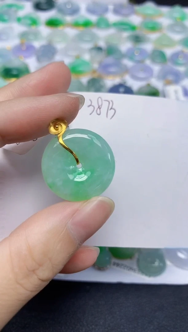 翡翠18K金镶嵌颈饰天然缅甸翡翠A货
