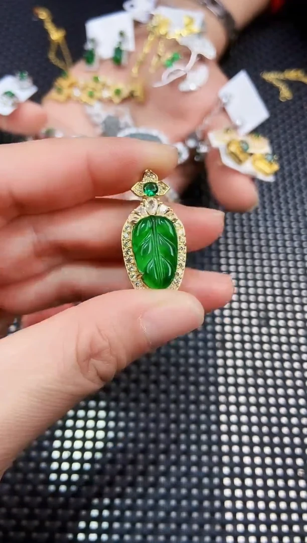 【闪购商品】翡翠吊坠(不含链)未镶嵌111111111