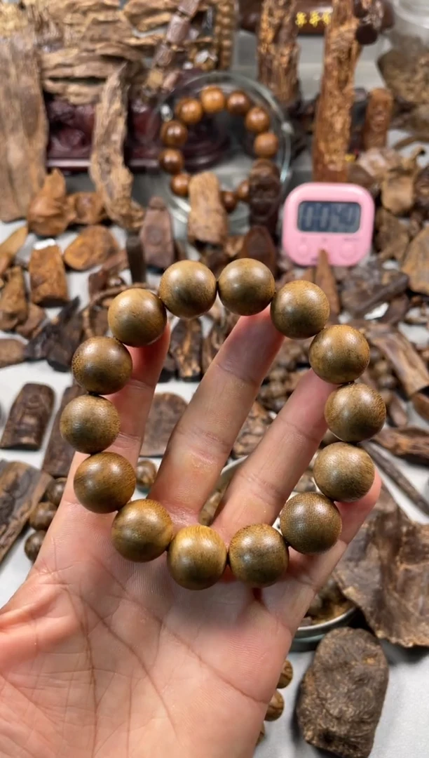 沉香沉香碎屑b****a 柬埔寨 沉香