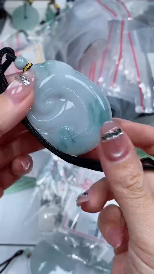 颈饰未镶嵌翡翠吊坠