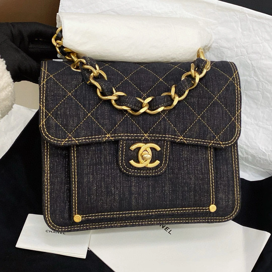 99新 Chanel/香奈儿 23S黑色牛仔邮差包/7QH34305