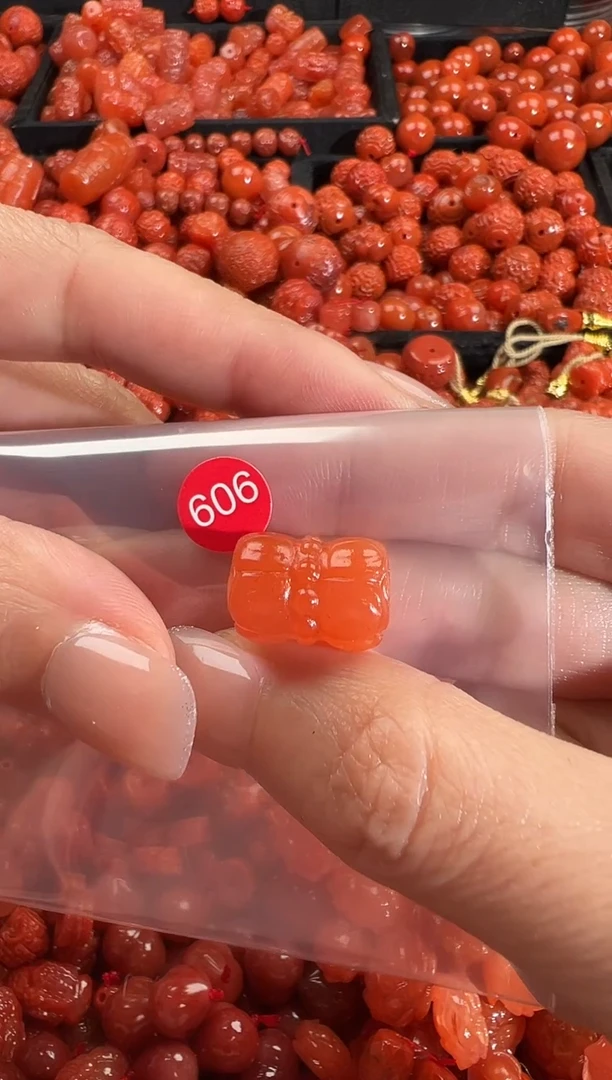 颈饰未镶嵌南红玛瑙1