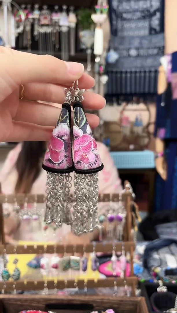 织绣M**u民族风非遗老绣饰品952