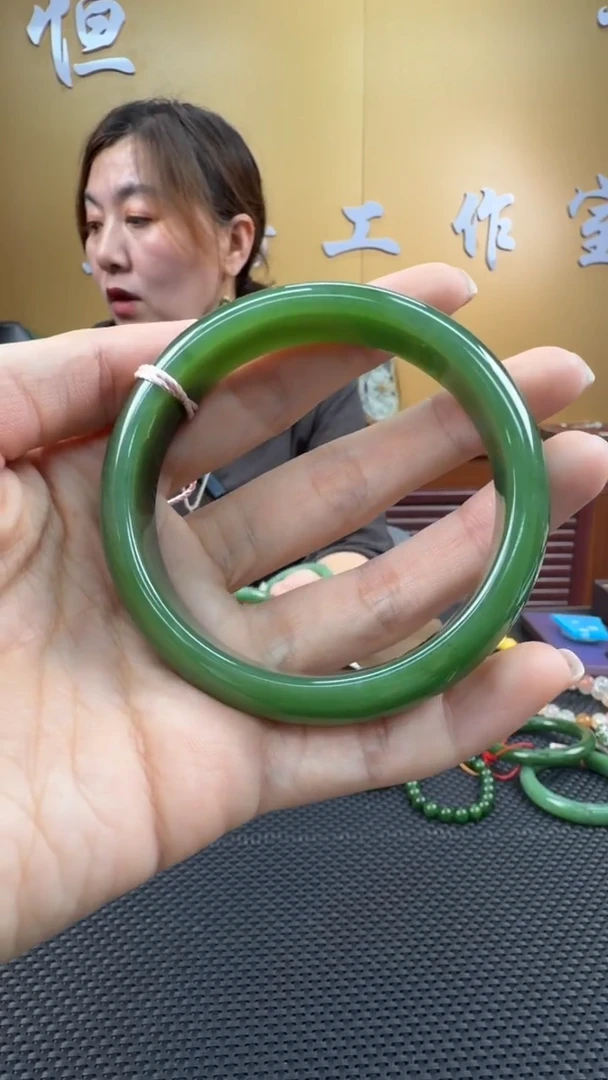 颈饰未镶嵌和田玉手镯58