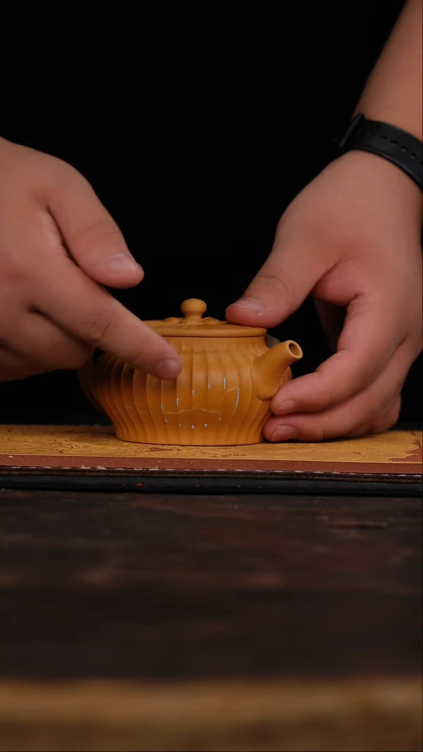 茶杯紫砂非遗茶器-微瑕黄金段锦囊壶