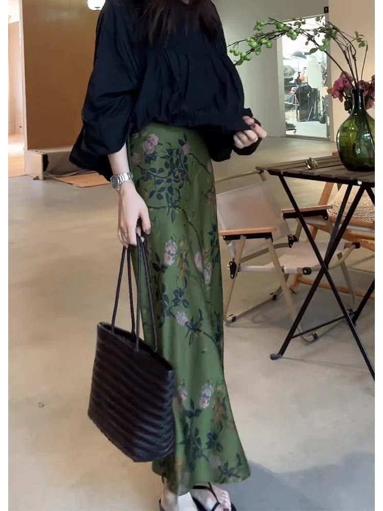 2025早秋新款小众花朵裙复古半身女绿色国风轻奢醋酸缎中长裙