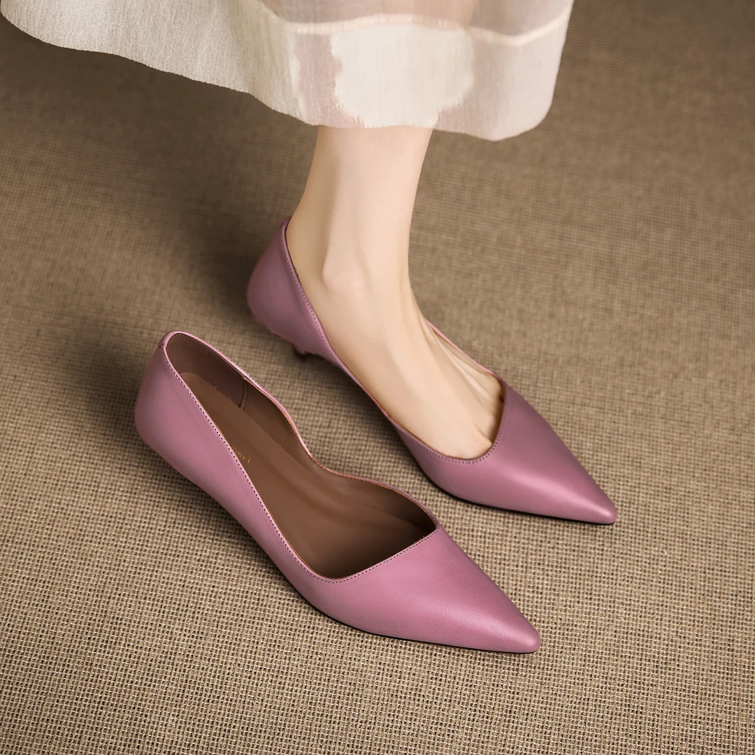 2025新款法式复古尖头细跟真皮单鞋女浅口通勤工作气质名媛高跟鞋