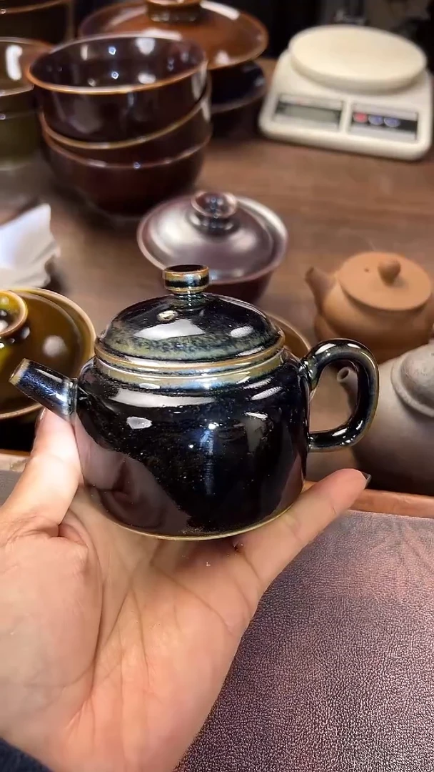 原矿黑釉色的泡茶壶150cc
