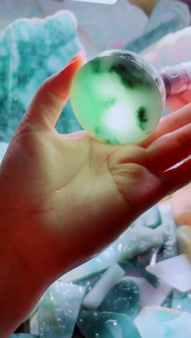 翡翠挂件未镶嵌A货曹璀036