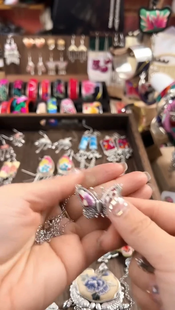 【闪购商品】织绣民族风老绣饰品017