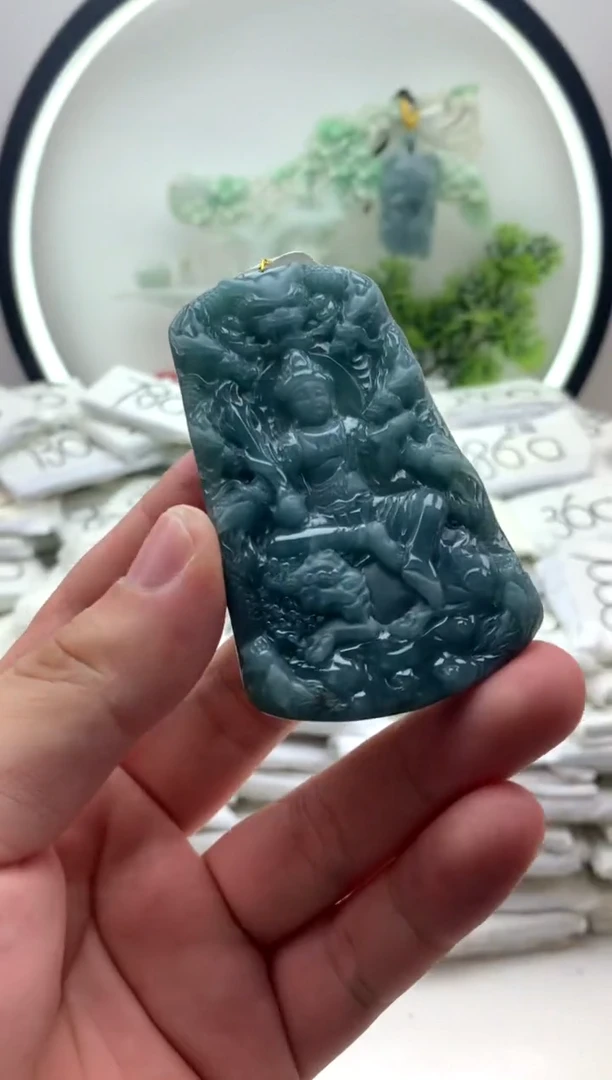 翡翠未镶嵌颈饰文殊