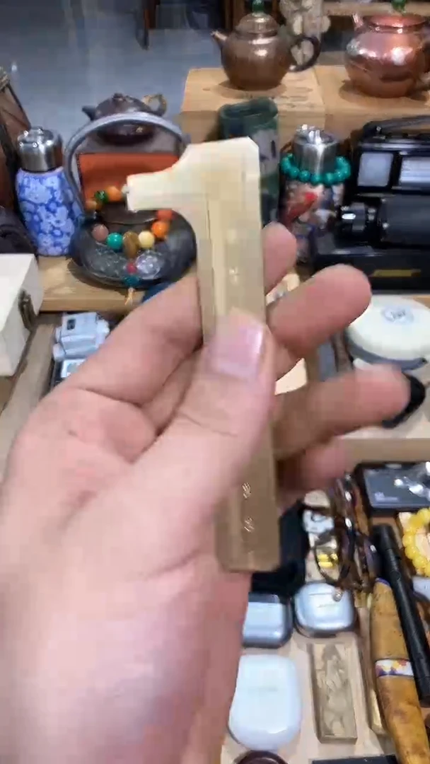 瓷片闪购商品   如图所示